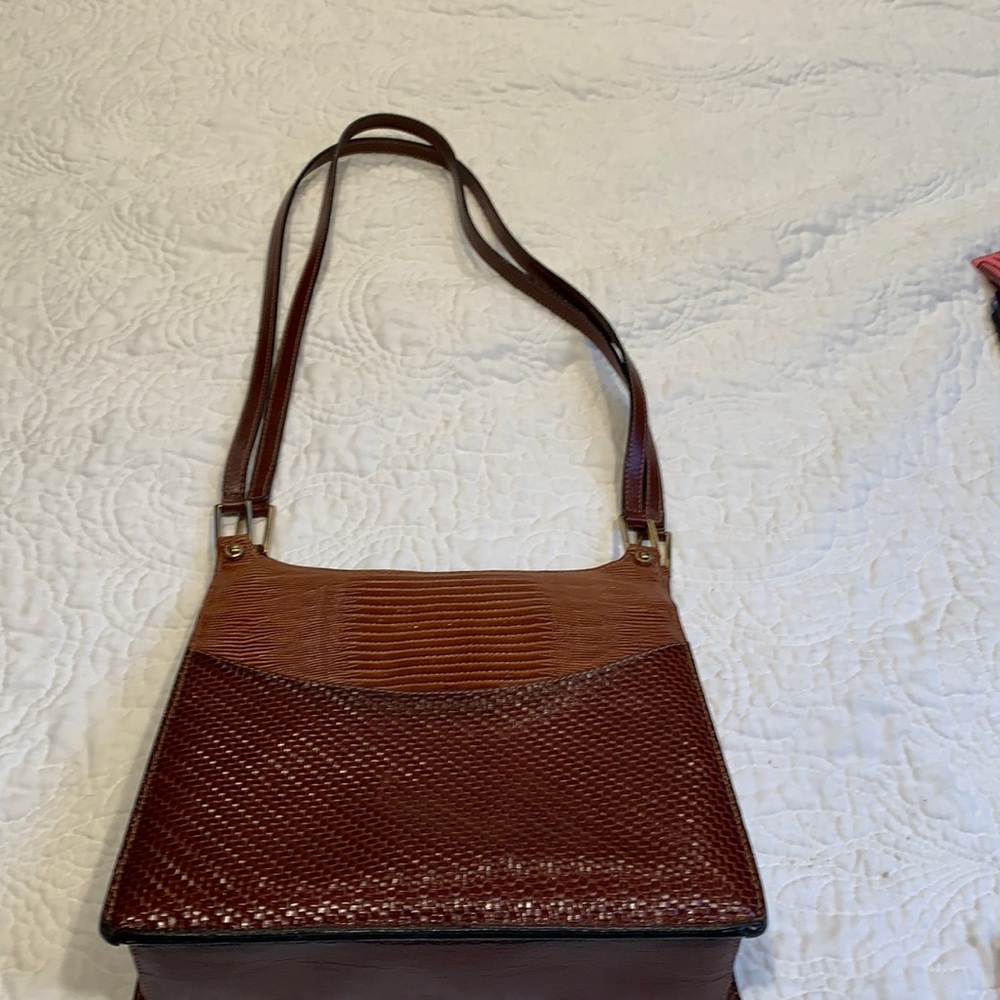 Leather shoulder bag